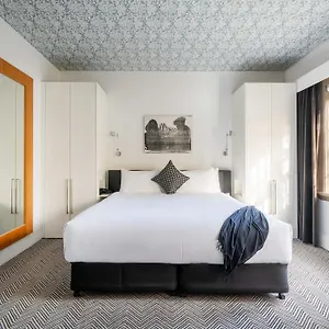 **** Hotel Peppers Gallery Australia