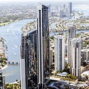 **** Aparthotel Circle On Cavill Australia